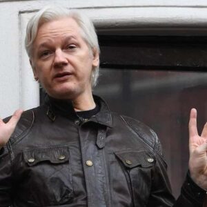 Assange estradato negl Usa, Vincenzo Vita: opporsi fino ai tempi supplementari