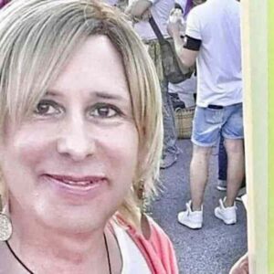 Cloe Bianco, la prof transgender suicida nel proprio camper e l'addio sul blog: "Realizzo la mia autochiria"