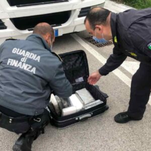 Droga dalla Colombia a Trieste: il giro di traffico più grande d'Europa, 4,3 tonnellate di cocaina