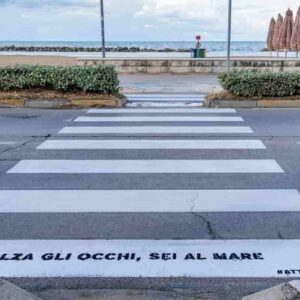 Montesilvano (Pescara), versi sulle strisce pedonali: Pd e M5s contro. "Sicurezza stradale a rischio"