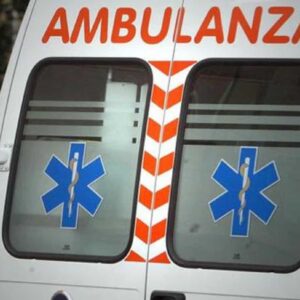 Bergamo, un bambino di 4 anni e una donna travolti da un furgone: sono gravi