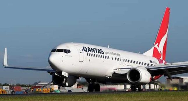 Volo Australia Qantas bimba