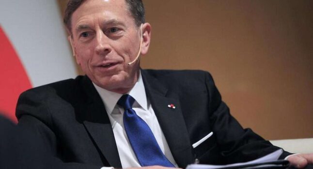 David Petraeus, l'ex capo della Cia: "Ora Ucraina può dettare strategia, grazie alle armi dell'Occidente"