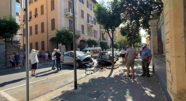 Incidente Chiavari: l'ex vicesindaco Scuderi muore alla guida dell'auto, investe un ciclista e lo uccide