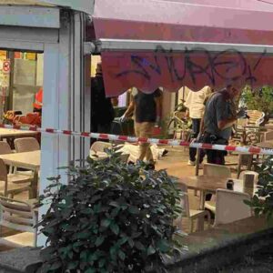 Guidonia (Roma), spari al bar contro quattro giovani durante l'aperitivo. Nessun ferito