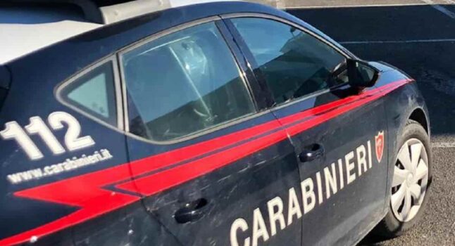 Montella, Avellino: bimbo di pochi mesi intrappolato in auto, carabinieri lo salvano