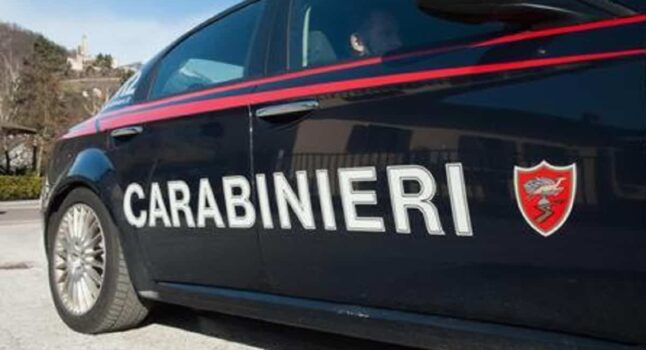 Trieste, sperona un'auto dei carabinieri e poi fugge: arrestato 23enne