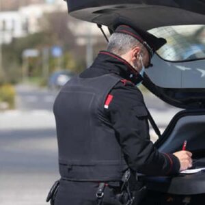 Cambiano (Torino), auto travolge e uccide un 25enne in monopattino. Arrestato 29enne: tasso alcolemico oltre il limite