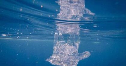 L'isola di plastica che galleggia nell'Oceano Pacifico settentrionale. La pesca sotto accusa