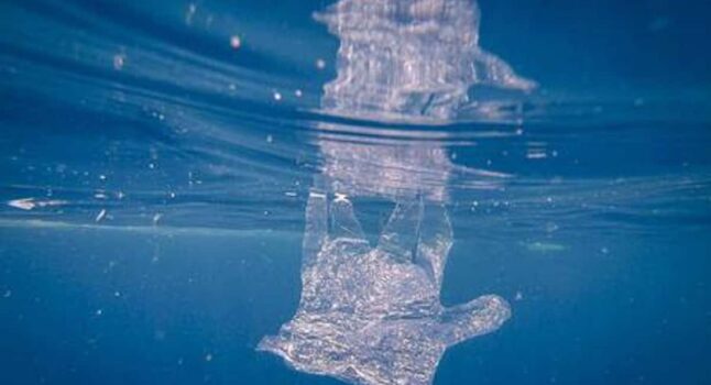 L'isola di plastica che galleggia nell'Oceano Pacifico settentrionale. La pesca sotto accusa