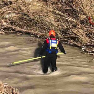 Alluvione nelle Marche, lo zainetto di Mattia ritrovato a 8 km dal punto in cui è stato travolto dall'acqua