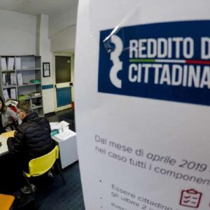 Campania, secessione elettorale in nome dei 600 euro al mese: 628.750 redditi cittadinanza, 795 mila voti M5S