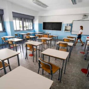 Abusi sessuali ai danni di un alunno di 12 anni: arrestata una professoressa a Benevento