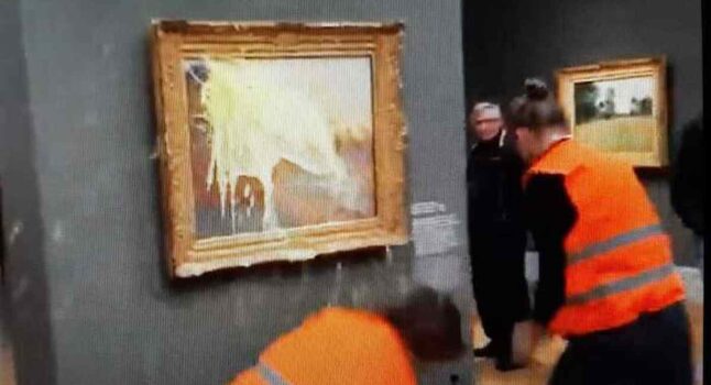 Purè di patate contro un quadro di Monet: ambientalisti colpiscono ancora dopo i Girasoli di Van Gogh
