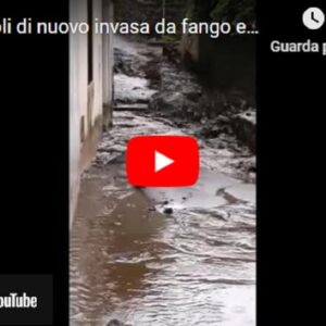 Maltempo, Stromboli invasa da fango, massi e detriti: strade bloccate VIDEO