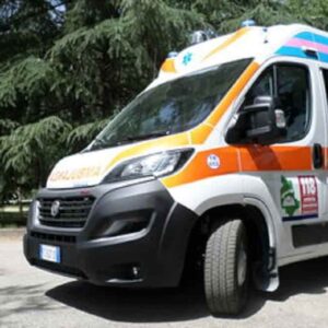 Carlazzo (Como), scontro tra moto e auto: morto 29enne