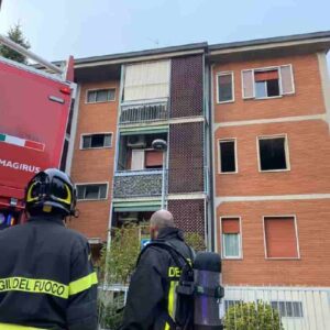Cremona, incendio in appartamento: 85enne cieca muore soffocata. La badante era appena uscita