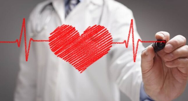 I 7 sintomi di un attacco cardiaco che possono colpire un mese prima dell'attacco mortale