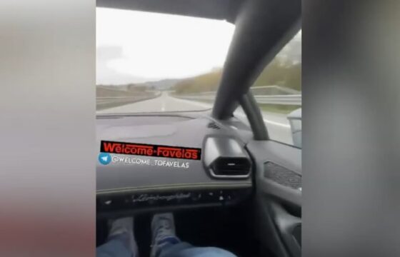 schiantano 300 km/h autostrada Lamborghini