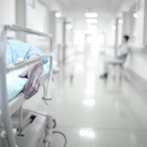 Pescara, operatrice socio sanitaria aggredita e ferita in ospedale