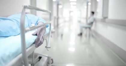 Pescara, operatrice socio sanitaria aggredita e ferita in ospedale