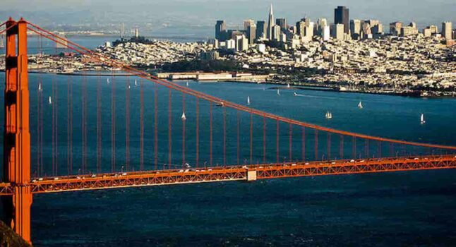 San Francisco, la baia invasa dalle alghe killer di pesci: è il clima ma anche gli scarichi di 8 milioni di persone, 14 miliardi per ammodernare gli impianti