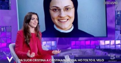 Suor Cristina Scuccia: “Dopo l’addio al convento ho indossato jeans con catene. E ho fatto anche il piercing al naso"