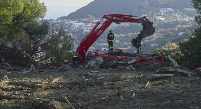 Frana a Casamicciola: trovati altri 2 cadaveri sotto il fango, ci sono ancora 2 dispersi