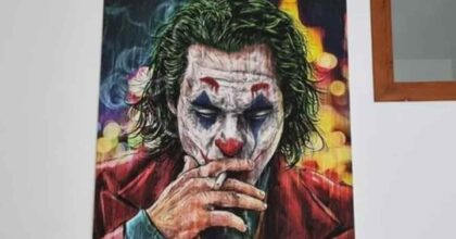 Matteo Messina Denaro, nel primo covo anche un quadro di Joker e la scritta: "C'è sempre una via d'uscita, ma se non la trovi sfonda tutto"