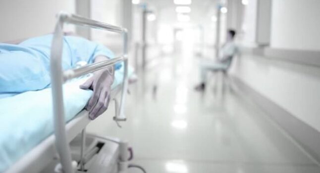 Paziente insegue e picchia infermiera all'ospedale Di Venere di Bari