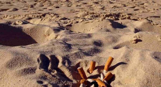 A Tenerife non si può più fumare in spiaggia: per i trasgressori multa fino a 2mila euro