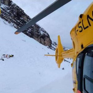 Valanga sotto il rifugio Nuvolau a Cortina d’Ampezzo: nella notte è morta l'istruttrice di sci