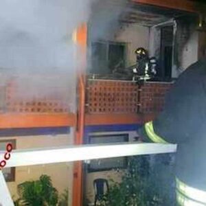 A fuoco una casa famiglia in provincia di Pistoia: 17enne muore intossicata
