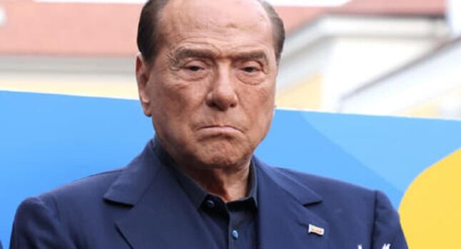 Silvio Berlusconi ricoverato, foto Ansa