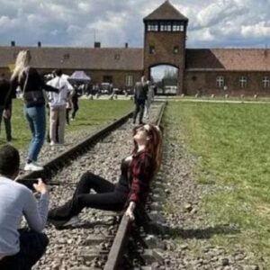 binari Auschwitz