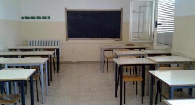 Studente si getta dalla finestra della classe: dramma in una scuola secondaria della provincia di Livorno