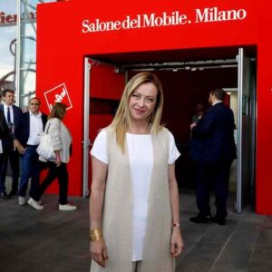 Meloni al Salone del Mobile annuncia una legge quadro a difesa del Made in Italy