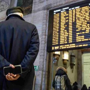 Trascinata in ascensore e picchiata: violentata 36enne alla stazione Centrale di Milano. Un fermo