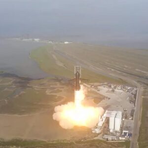 Starship, il razzo per Marte di Elon Musk fatto esplodere durante il volo per sicurezza