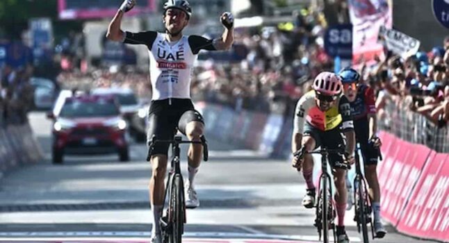 Giro d’Italia, Brando McNulty (Usa) primo sul traguardo di Bergamo, il francese Bruno Armirail sempre rosa