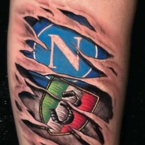Luciano Spalletti e il tatuaggio con il logo del Napoli, foto Ansa