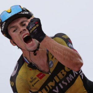 Giro d’Italia, lo sloveno Primoz Roglic incoronato a Roma, Cavendish ha vinto la volata all’ombra del Colosseo