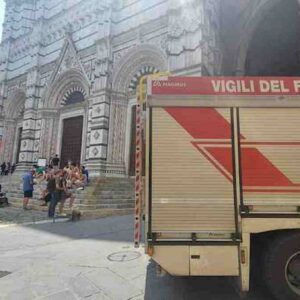 Terremoto a Siena, caduti intonaci del battistero del Duomo. Chiuse al traffico le vie del centro