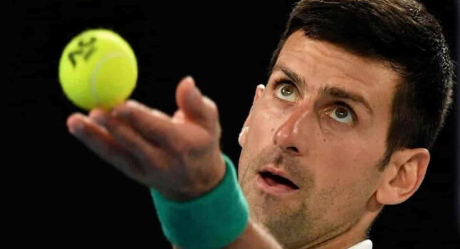 Tennis spettacolo al Roland Garros, vincono Djokovic e il fenomeno Alcaraz, escono a testa alta Musetti e Sonego.