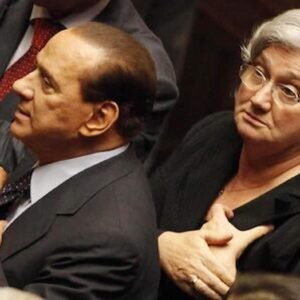 Rosy Bindi è tornata e fa danni, la inutile polemica sui funerali di Berlusconi porta un titolo ma imbarazza il Pd