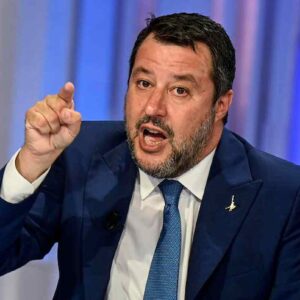 matteo_Salvini_telefonino_guida