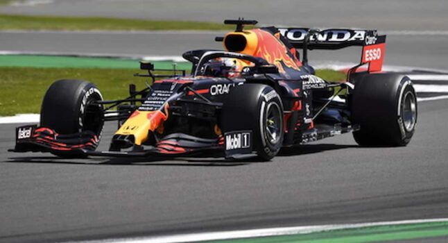 Formula 1 Verstappen, domina il GP di Spagna, Ferrari ancora giù dal podio: Sainz quinto, Leclerc 12esimo