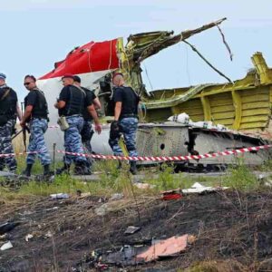 Volo MH17 abbattuto dai russi 9 anni fa: Australia sanziona per i suoi 38 morti i killer condannati all'ergastolo