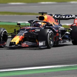 Formula 1, Verstappen vince anche il GP del Belgio, doppietta Red Bull, Ferrari sul podio con Leclerc, ritirato Sainz