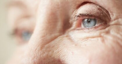 Alzheimer e demenza senile: dagli occhi i segnali d'allarme che mettono in guardia prima dei problemi di memoria